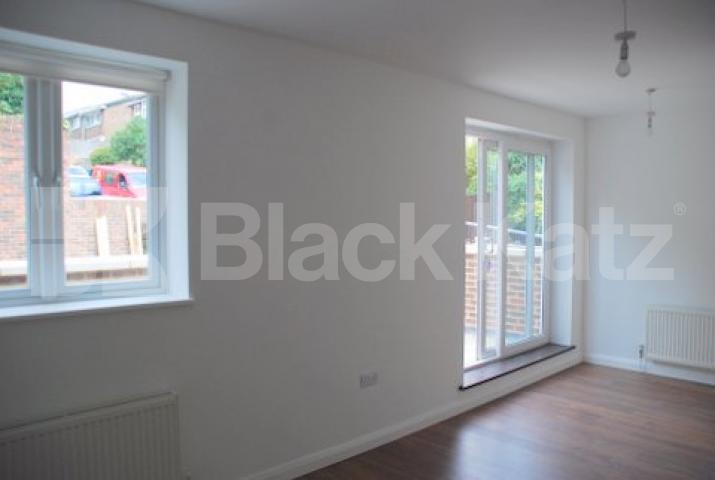 			3 Bedroom, 1 bath, 1 reception Apartment			 Round Hill, Forest Hill